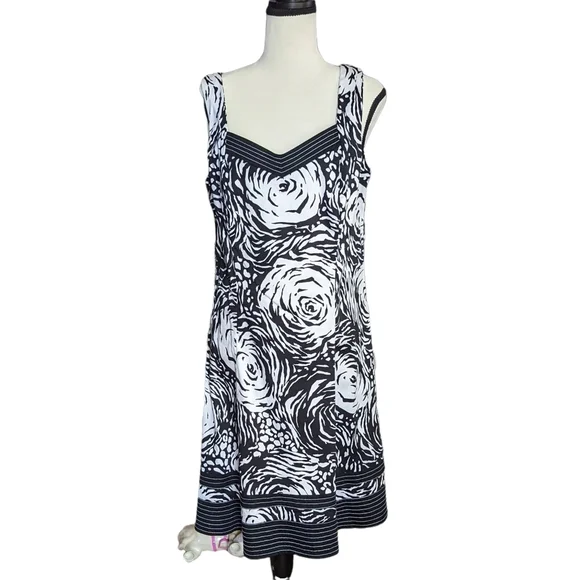 I.N. Studio Black and White Floral Dress Size 14 - Picture 3 of 9